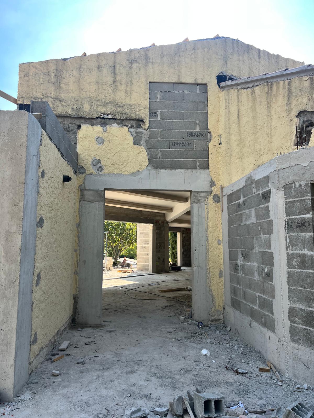 Avant rénovation façade et entrée – état d'origine